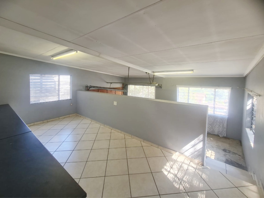 6 Bedroom Property for Sale in Meerhof North West